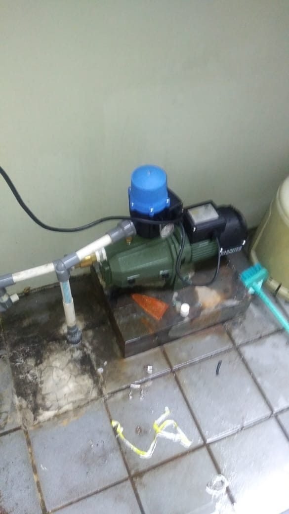 Pompa jet pump dengan pressure switch otomatis yang akan diservis
